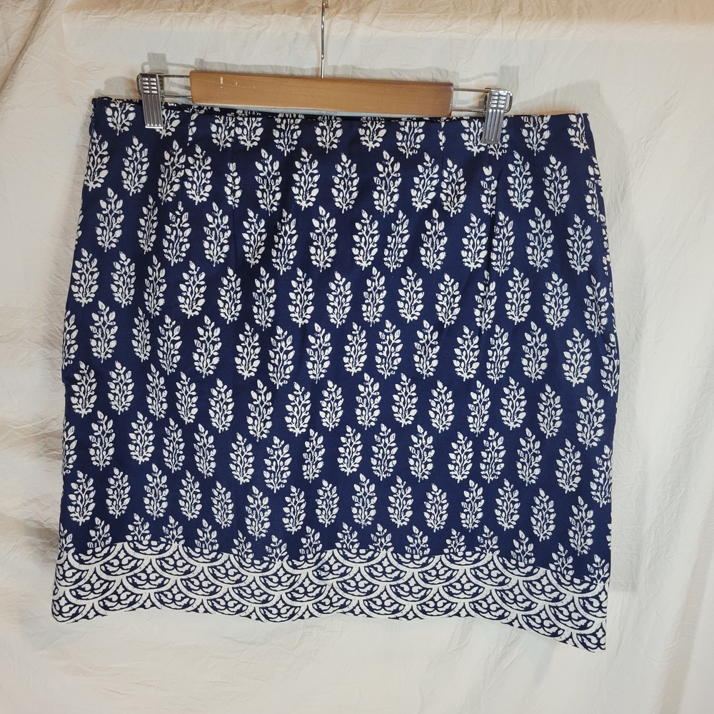 **NWT**Talbots Blue and White Patterned Pencil Skirt -LadIes Size 14